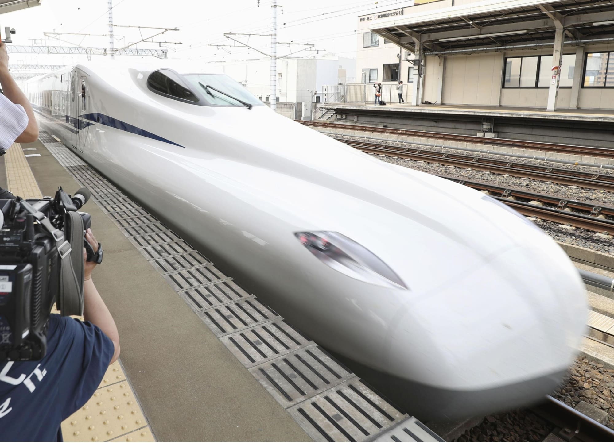 vida: El nuevo tren bala de Japón hace su debut ante la prensa